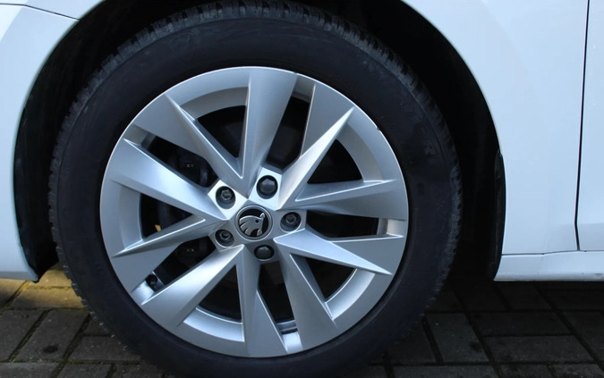 Skoda Octavia cena 69900 przebieg: 182383, rok produkcji 2020 z Prudnik małe 704